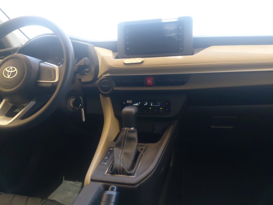 Toyota Yaris Y 2024 image