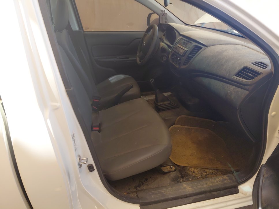 Mitsubishi L200  2020 image