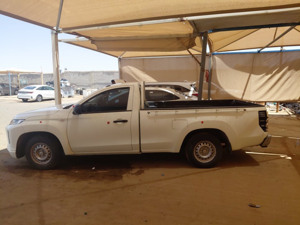 Mitsubishi L200  2020 image