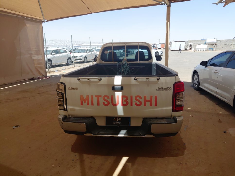 Mitsubishi L200  2020 image