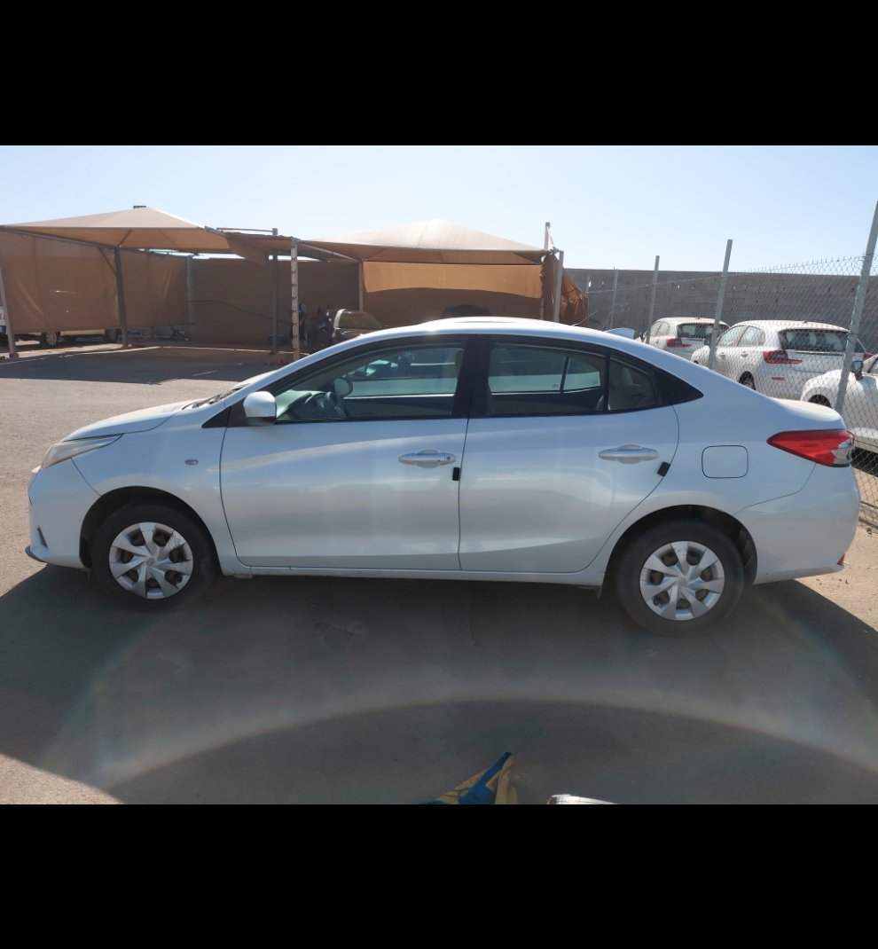 Toyota Yaris Y FLT  2021 image
