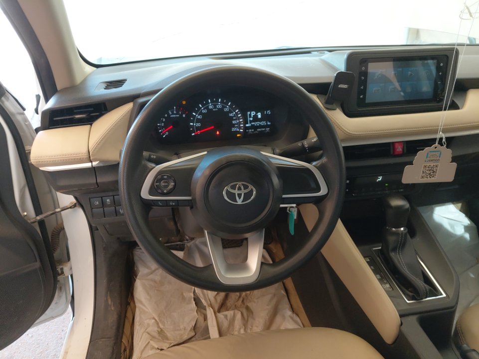 Toyota Yaris Y 2023 image