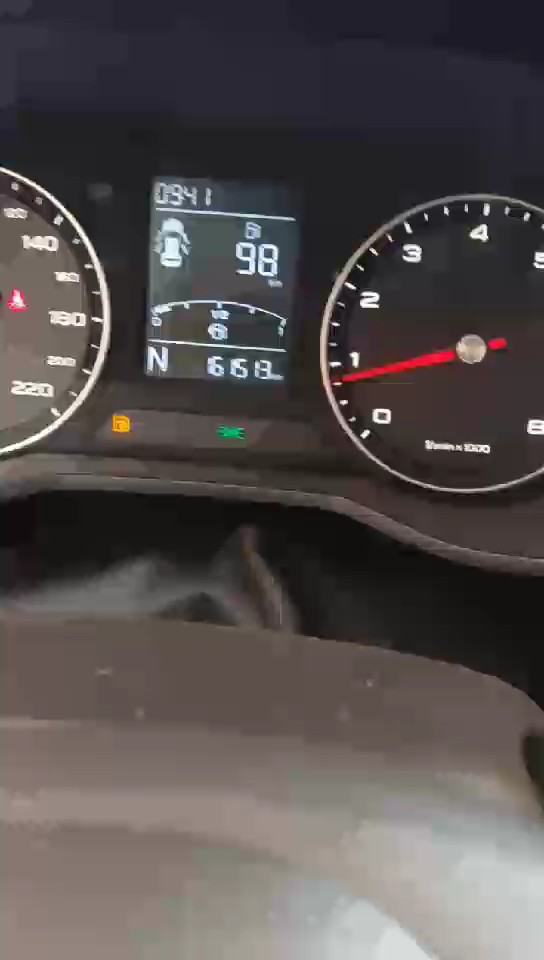 إم جي 5  2022 video