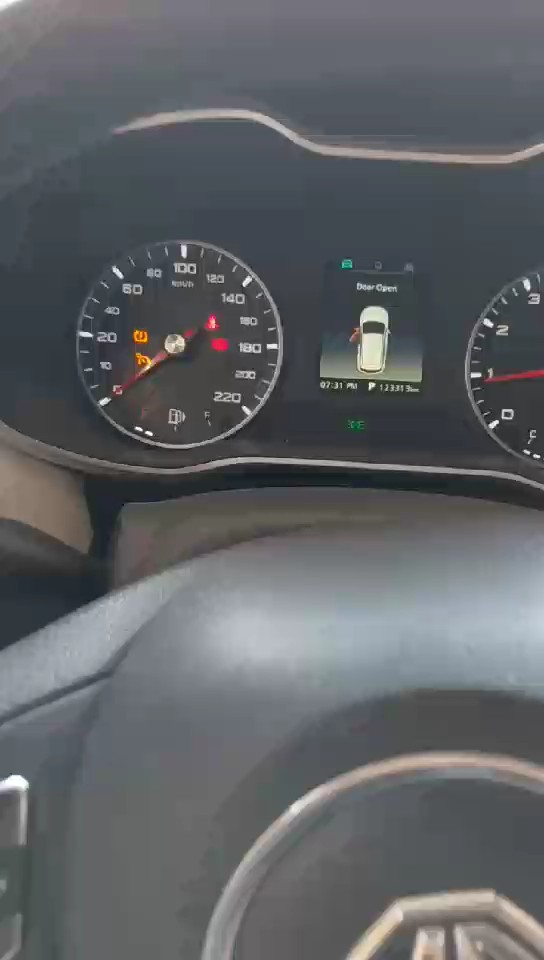 إم جي ZS  2022 video