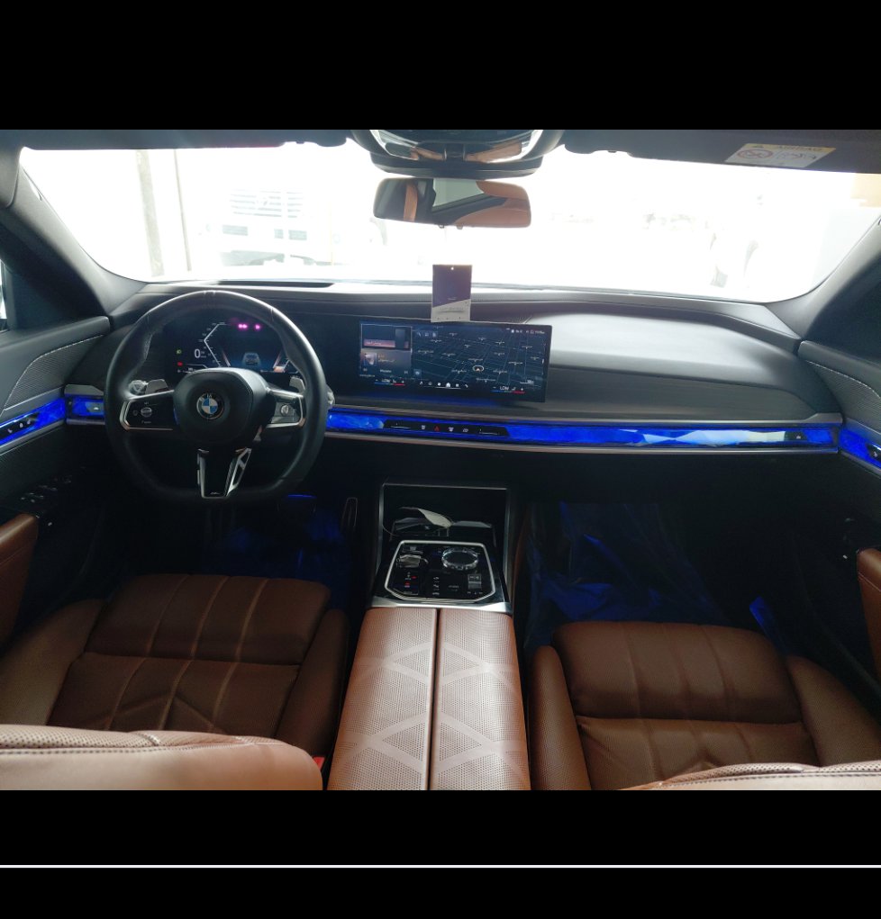 بي إم دبليو 740I  2024 image