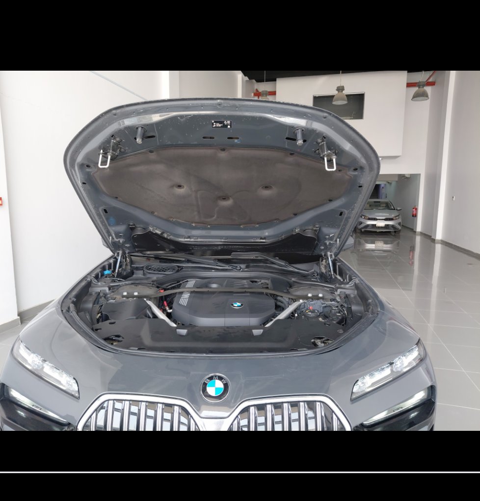 بي إم دبليو 740I  2024 image