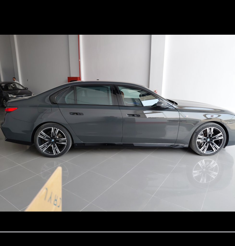بي إم دبليو 740I  2024 image