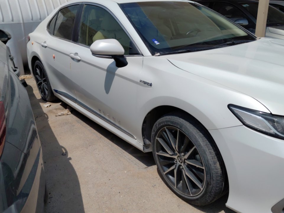 تويوتا كامري GLE HEV  2023 image