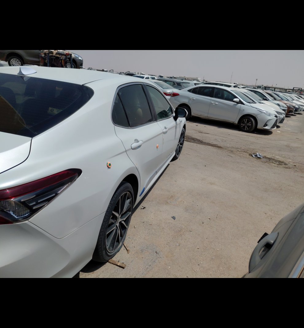 تويوتا كامري GLE HEV  2023 image