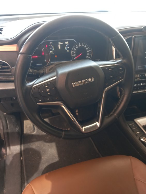 ايسوزو MU-X  2023 image