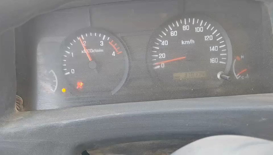 ايسوزو ريوارد ان بي شاحنة بثلاجة  - حمولة المركبة 3 طن 2015 video