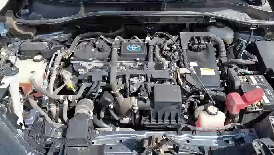 تويوتا كورولا كروس LE HEV - FWD - 2021 video