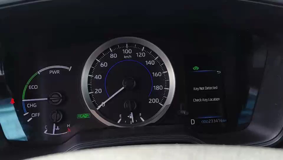 تويوتا كورولا كروس LE HEV - FWD - 2021 video