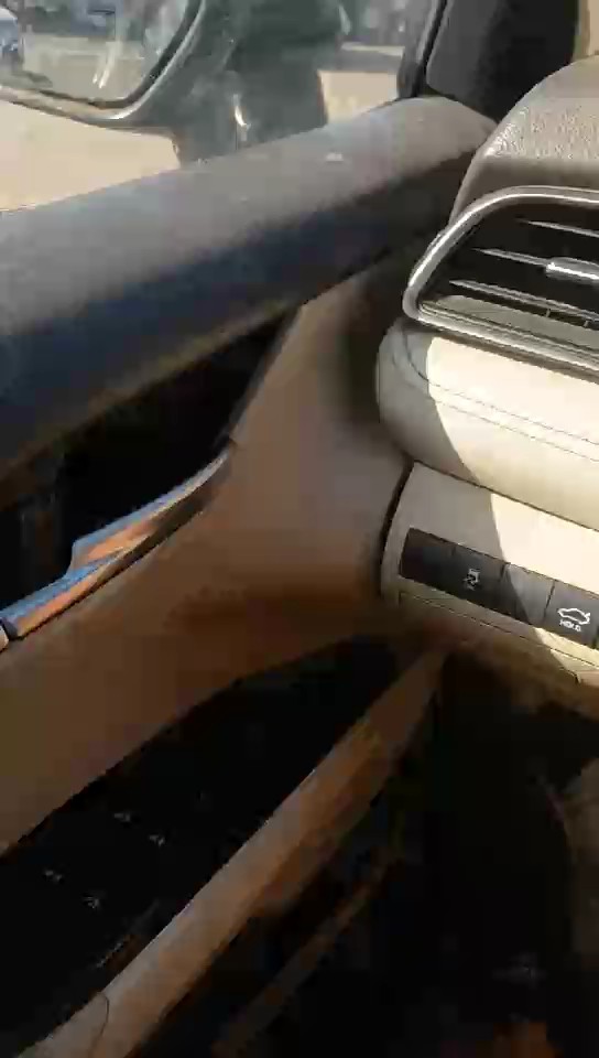 تويوتا كامري LE HEV 2019 video