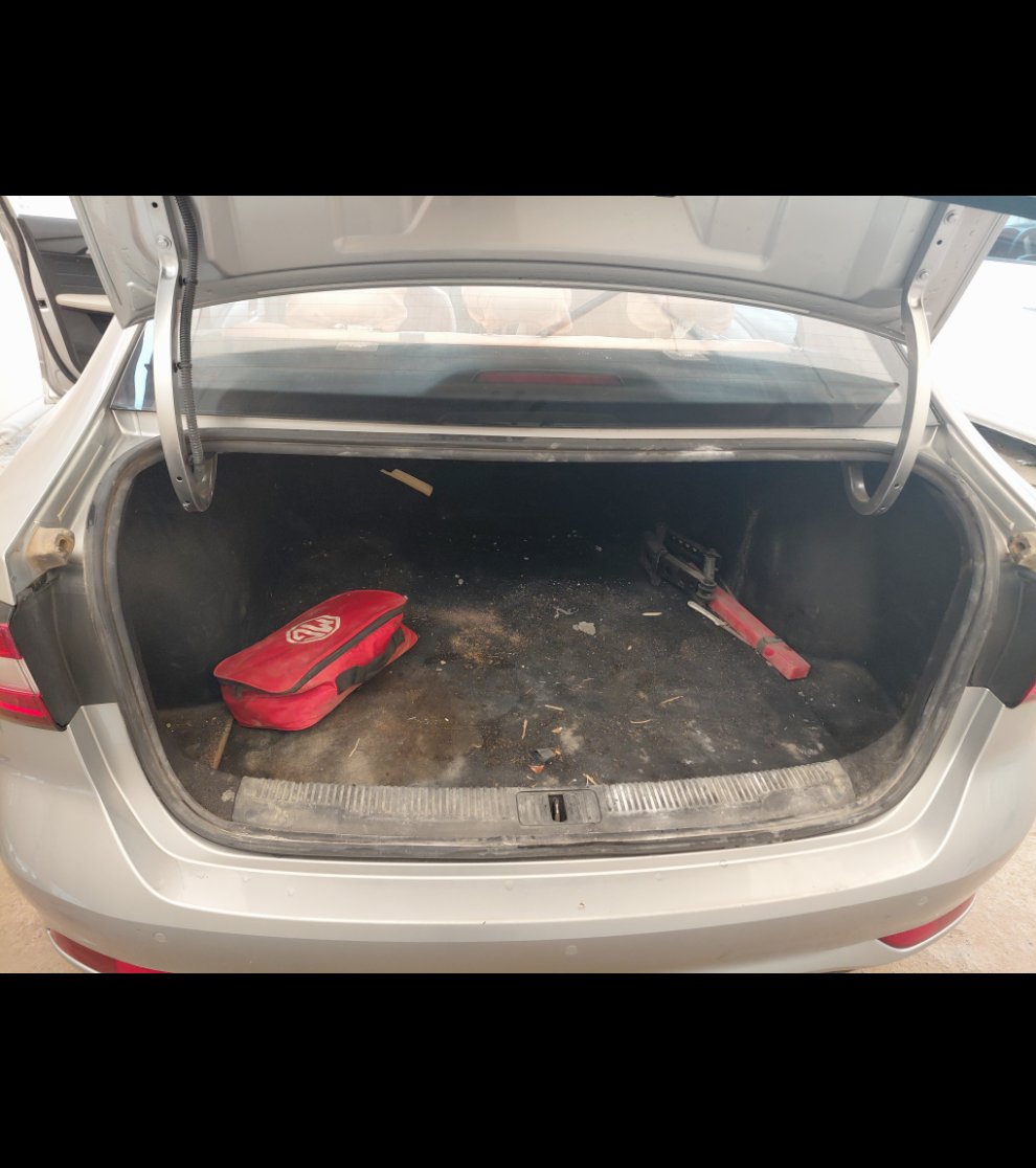 إم جي 5  2023 image