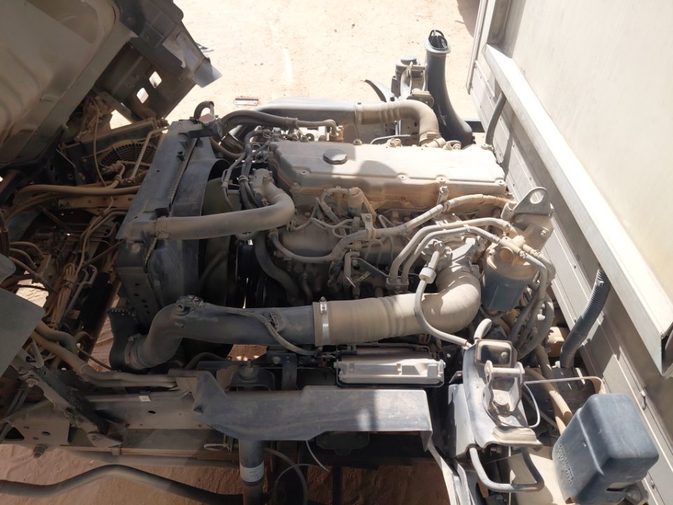 ايسوزو ريوارد ان بي شاحنة بثلاجة  - حمولة المركبة 3 طن 2015 image