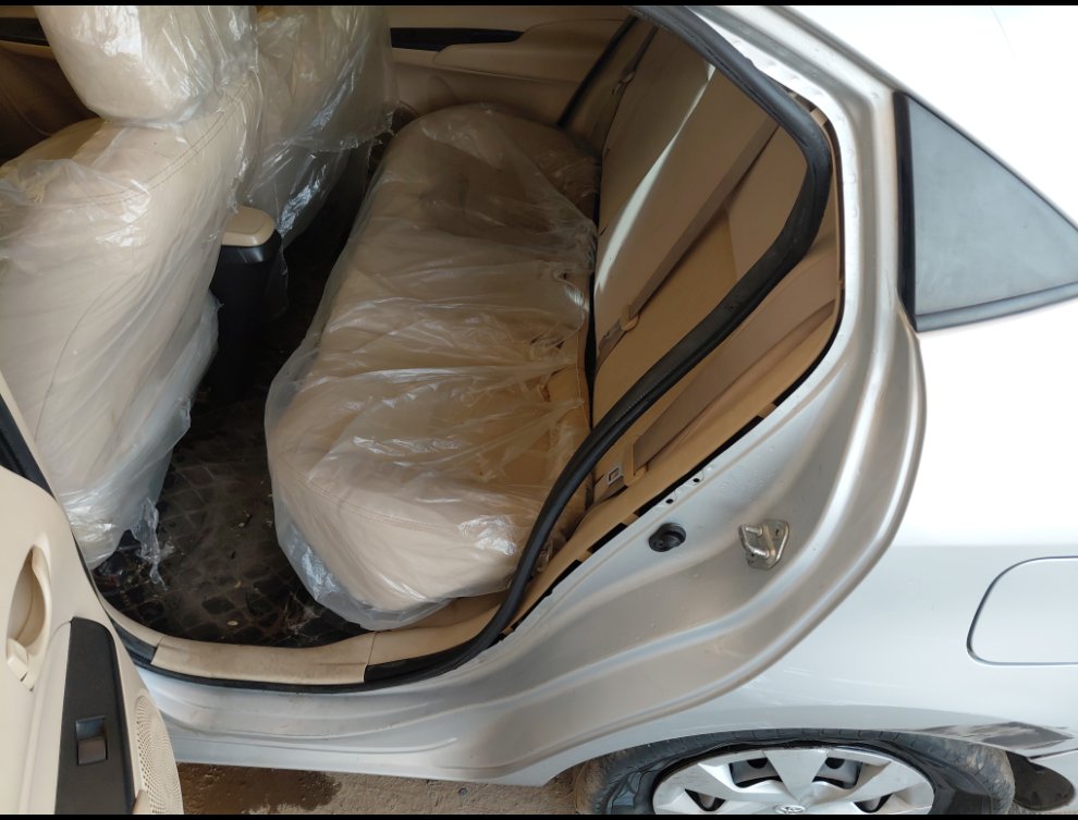 تويوتا يارس Y FLT 2021 image