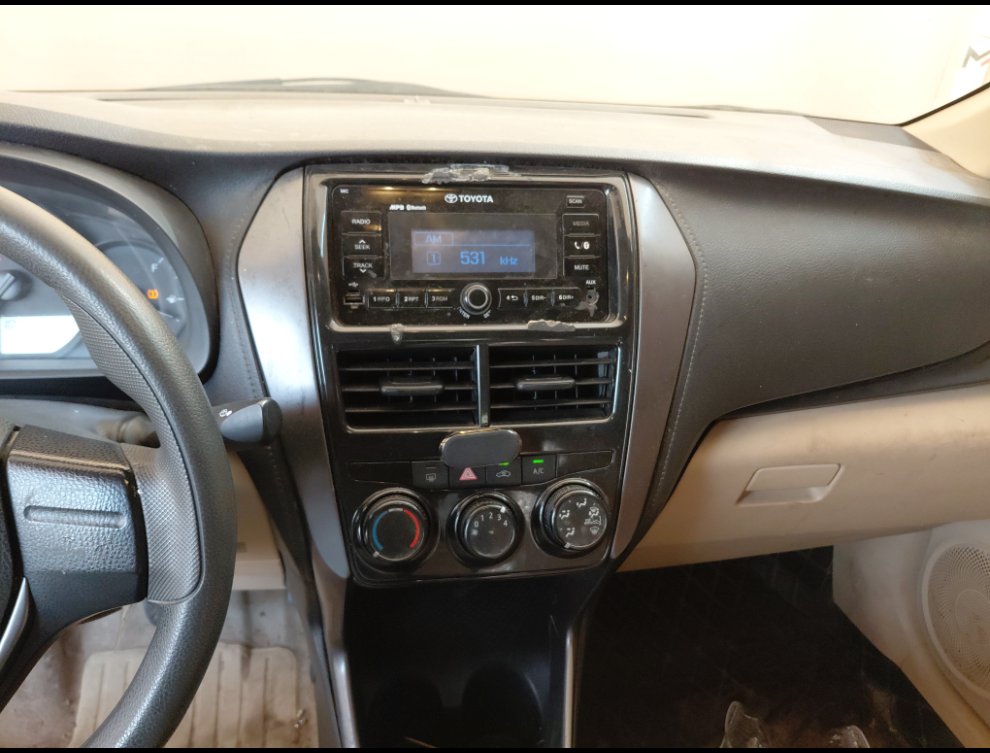 تويوتا يارس Y FLT 2021 image