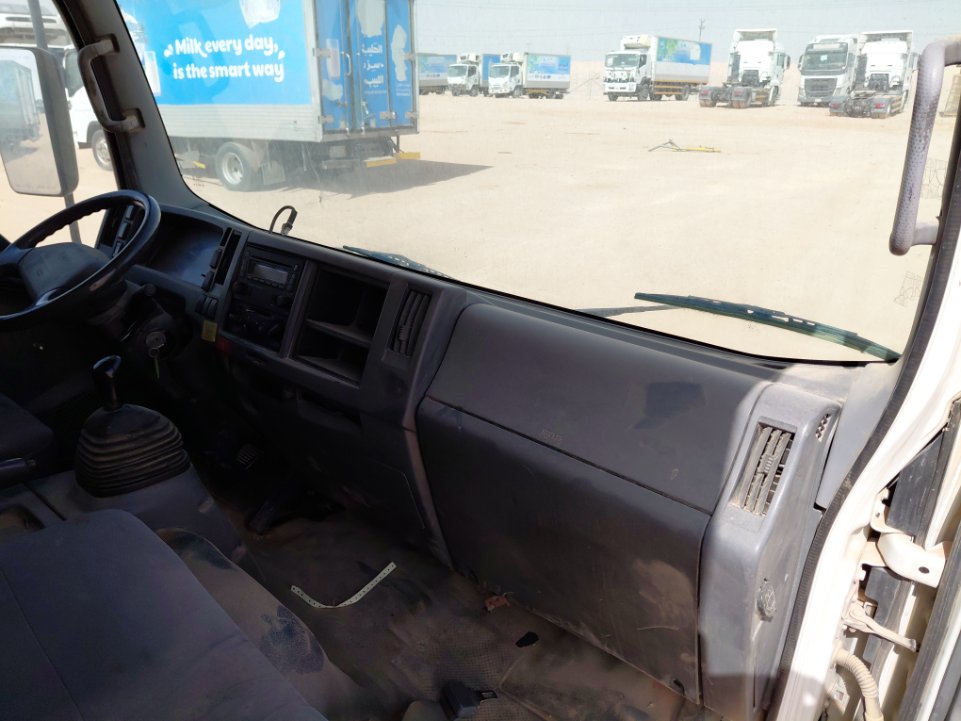 ايسوزو ريوارد ان بي شاحنة بثلاجة  - حمولة المركبة 3 طن 2015 image