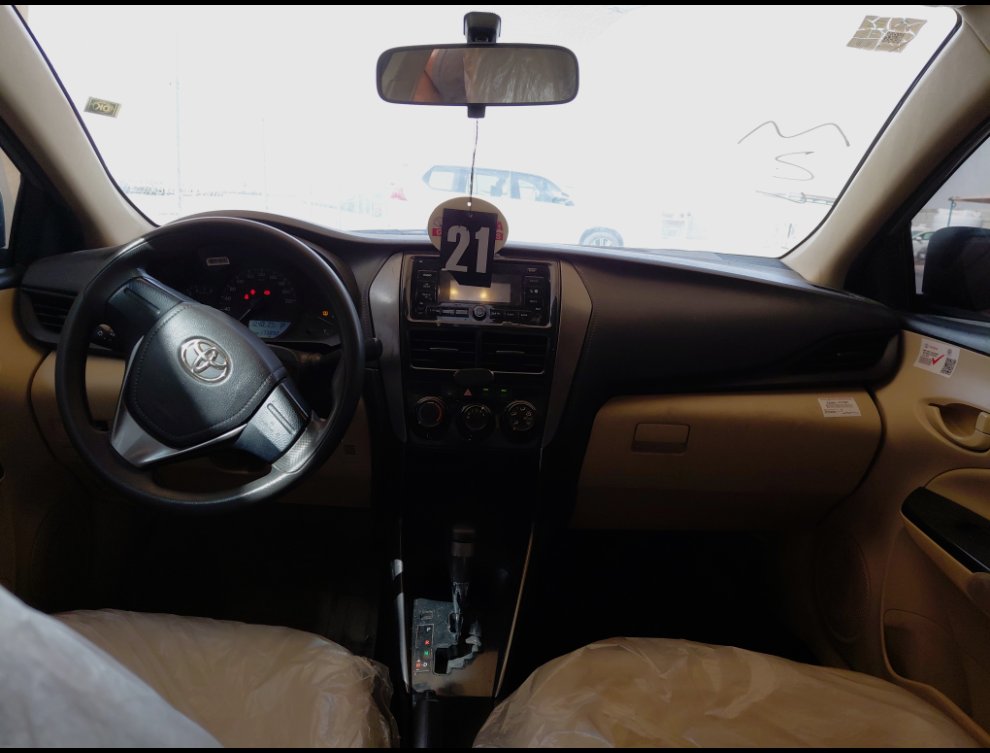 تويوتا يارس Y FLT 2021 image