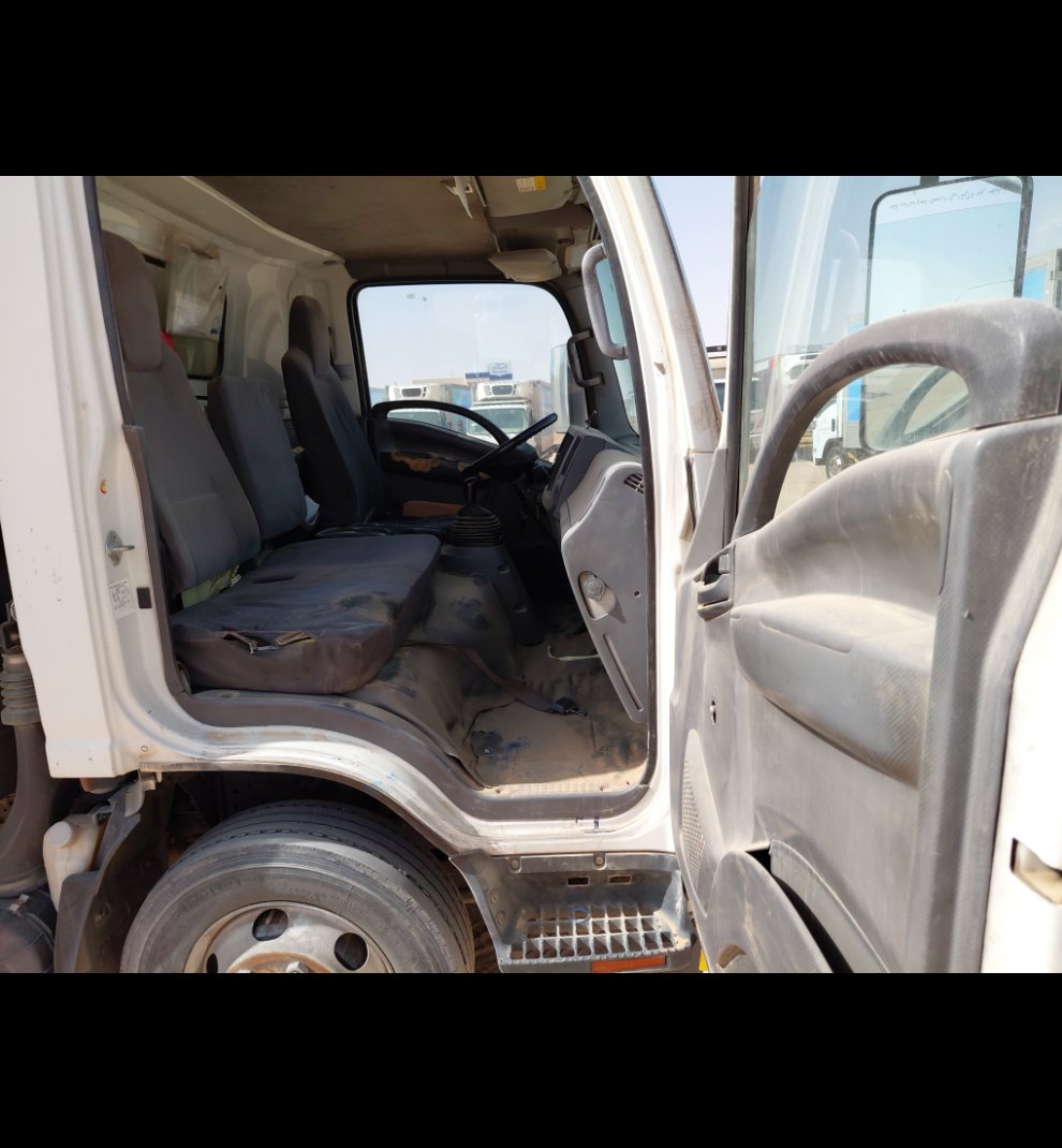 ايسوزو ريوارد ان بي شاحنة بثلاجة  - حمولة المركبة 3 طن 2015 image