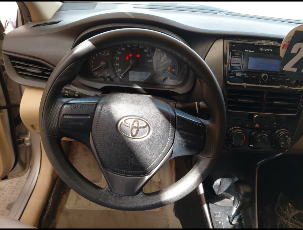 تويوتا يارس Y FLT 2021 image