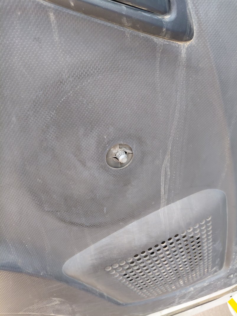 ايسوزو ريوارد ان بي شاحنة بثلاجة  - حمولة المركبة 3 طن 2015 image