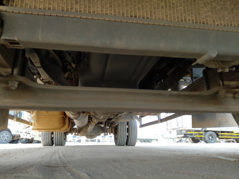 ايسوزو ريوارد ان بي شاحنة بثلاجة  - حمولة المركبة 3 طن 2015 image