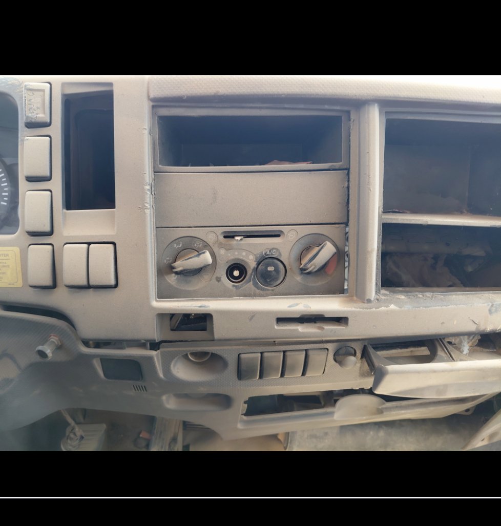 ايسوزو ريوارد ان بي بكب نصف نقل - حمولة المركبة 3 طن 2012 image