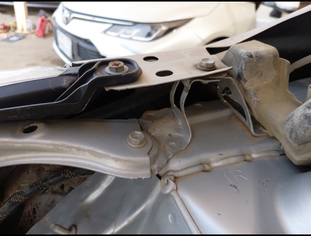 تويوتا يارس Y FLT 2021 image