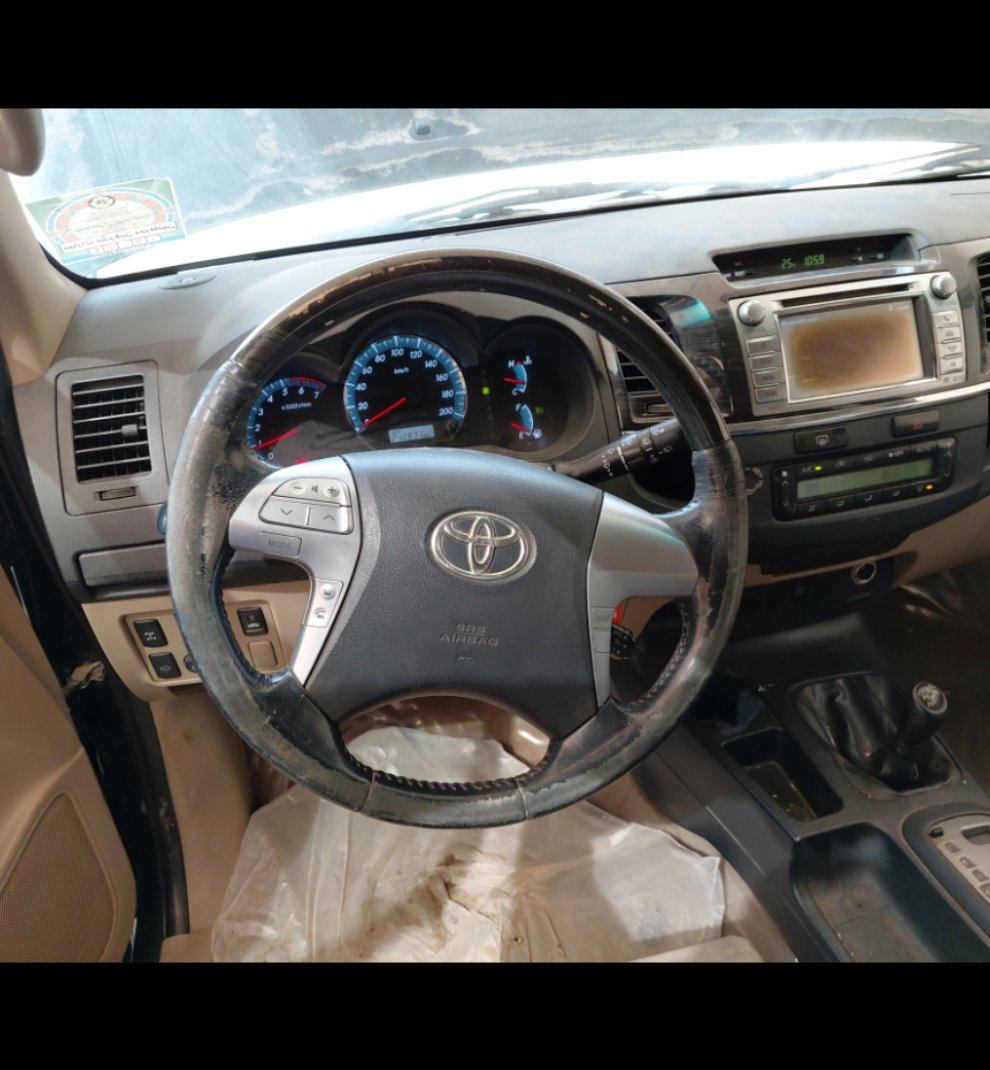 تويوتا فورتشنر VX 1 2015 image