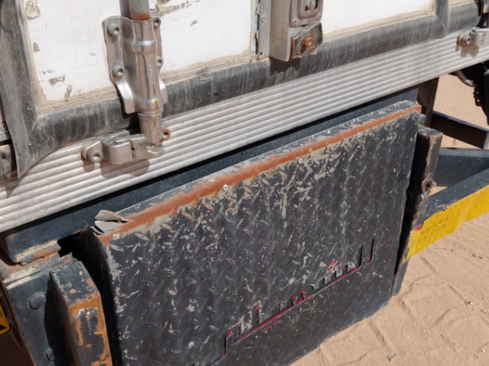 ايسوزو ريوارد ان بي شاحنة بثلاجة  - حمولة المركبة 3 طن 2015 image