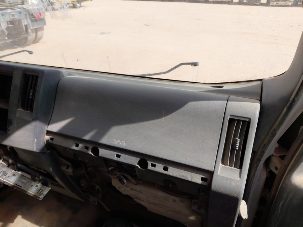 ايسوزو ريوارد ان بي بكب نصف نقل - حمولة المركبة 3 طن 2013 image