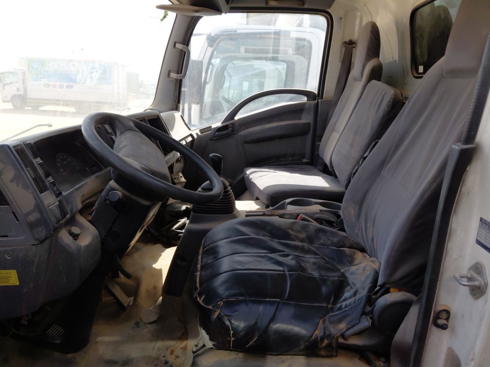 ايسوزو ريوارد ان بي بكب نصف نقل - حمولة المركبة 3 طن 2013 image