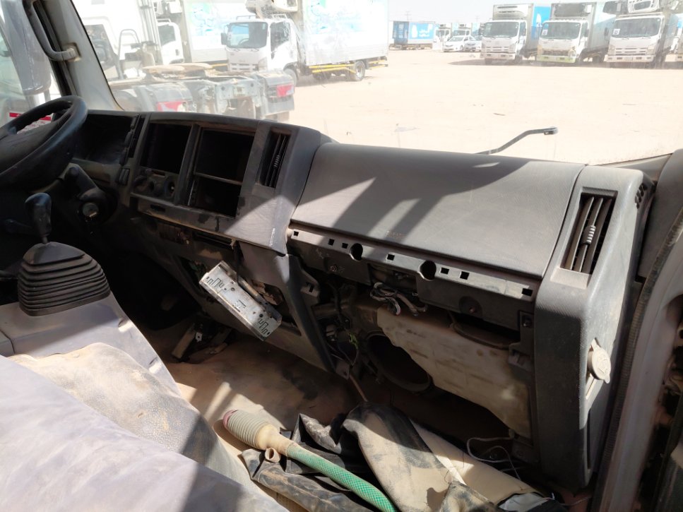 ايسوزو ريوارد ان بي بكب نصف نقل - حمولة المركبة 3 طن 2013 image