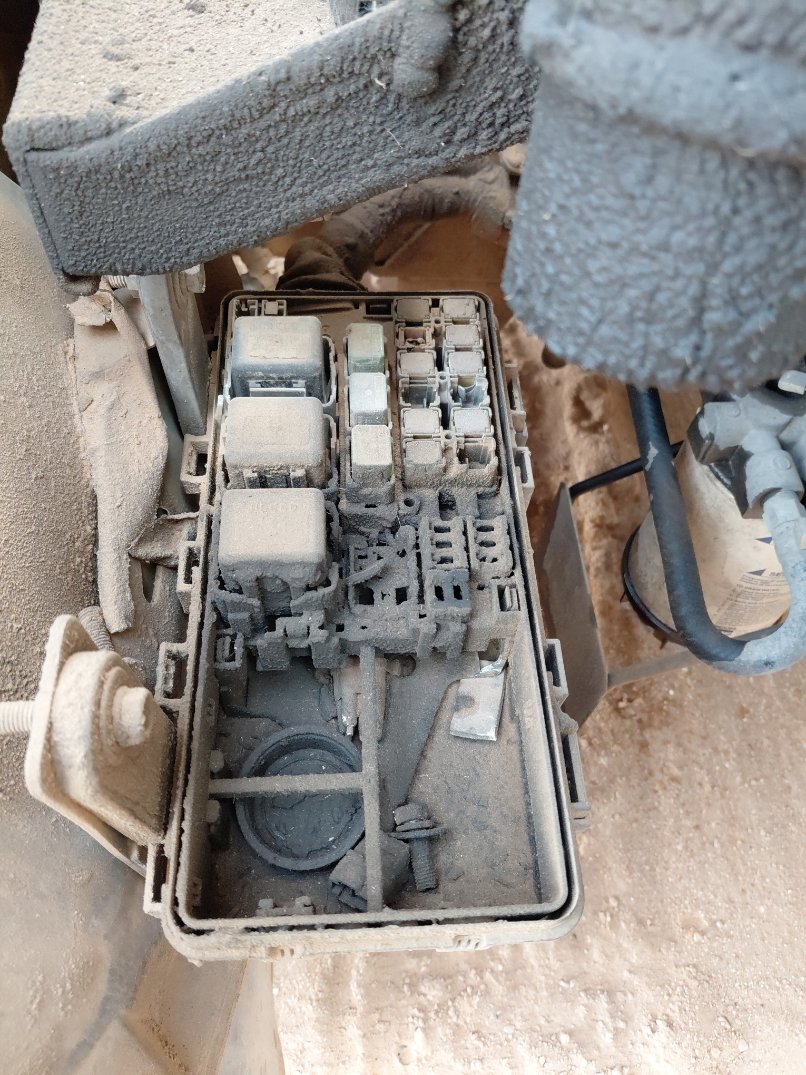 ايسوزو ريوارد ان بي بكب نصف نقل - حمولة المركبة 3 طن 2013 image