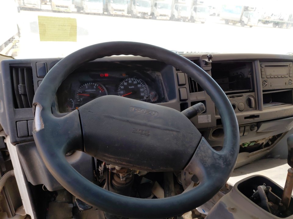 ايسوزو ريوارد ان بي بكب نصف نقل - حمولة المركبة 3 طن 2014 image