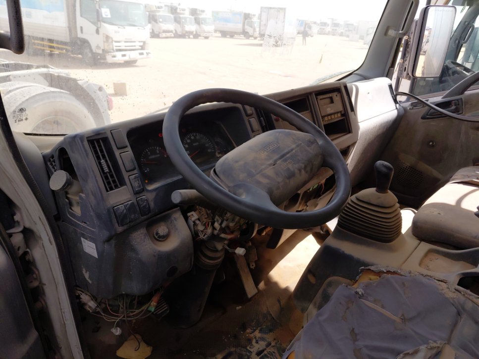 ايسوزو ريوارد ان بي بكب نصف نقل - حمولة المركبة 3 طن 2013 image