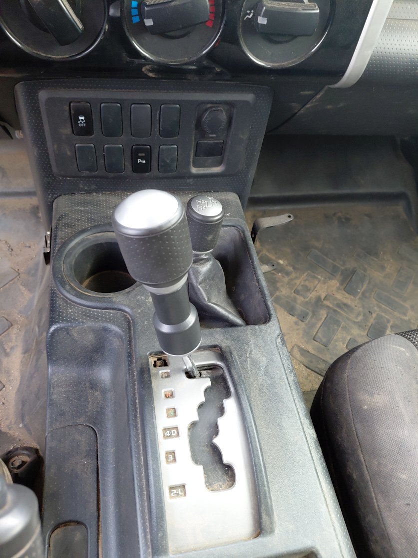 تويوتا إف جي كروزر  2022 image