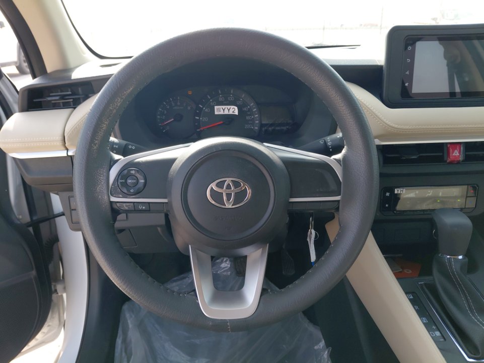 Toyota Yaris Y 2024 image