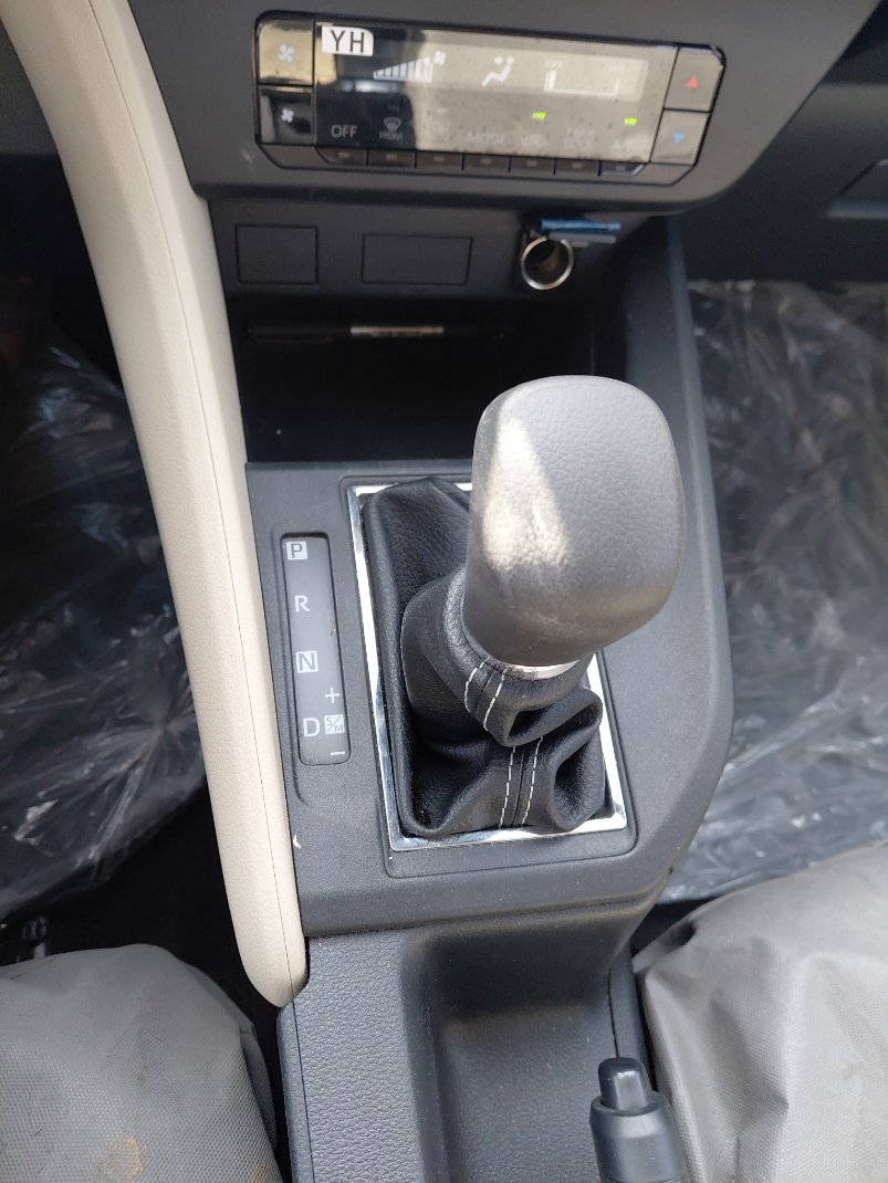 Toyota Yaris Y 2024 image