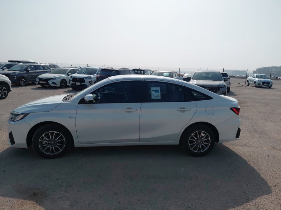 Toyota Yaris Y 2024 image