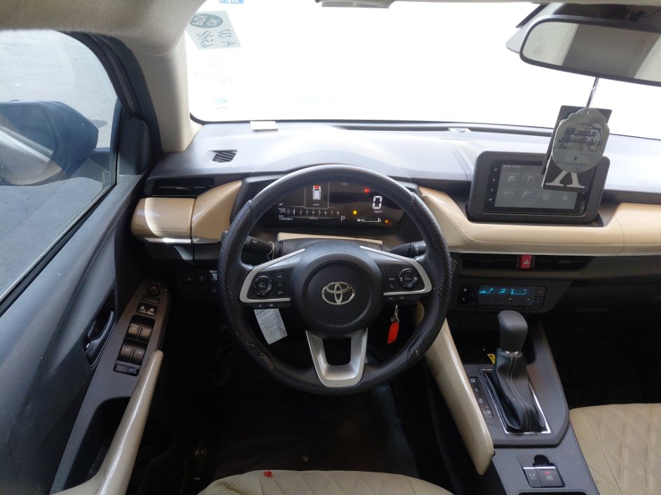 تويوتا يارس Y PLUS 2023 image