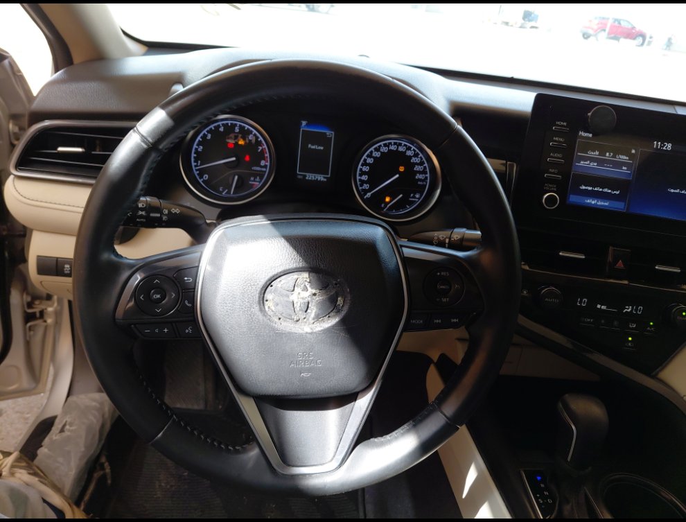 Toyota Camry GLE 2023 image