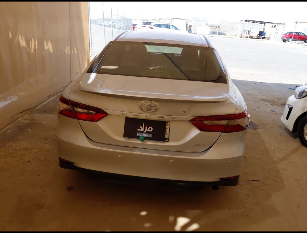 Toyota Camry GLE 2023 image