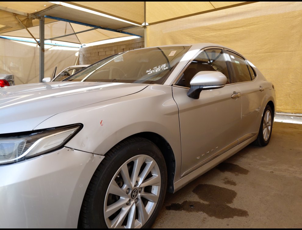 Toyota Camry GLE 2023 image