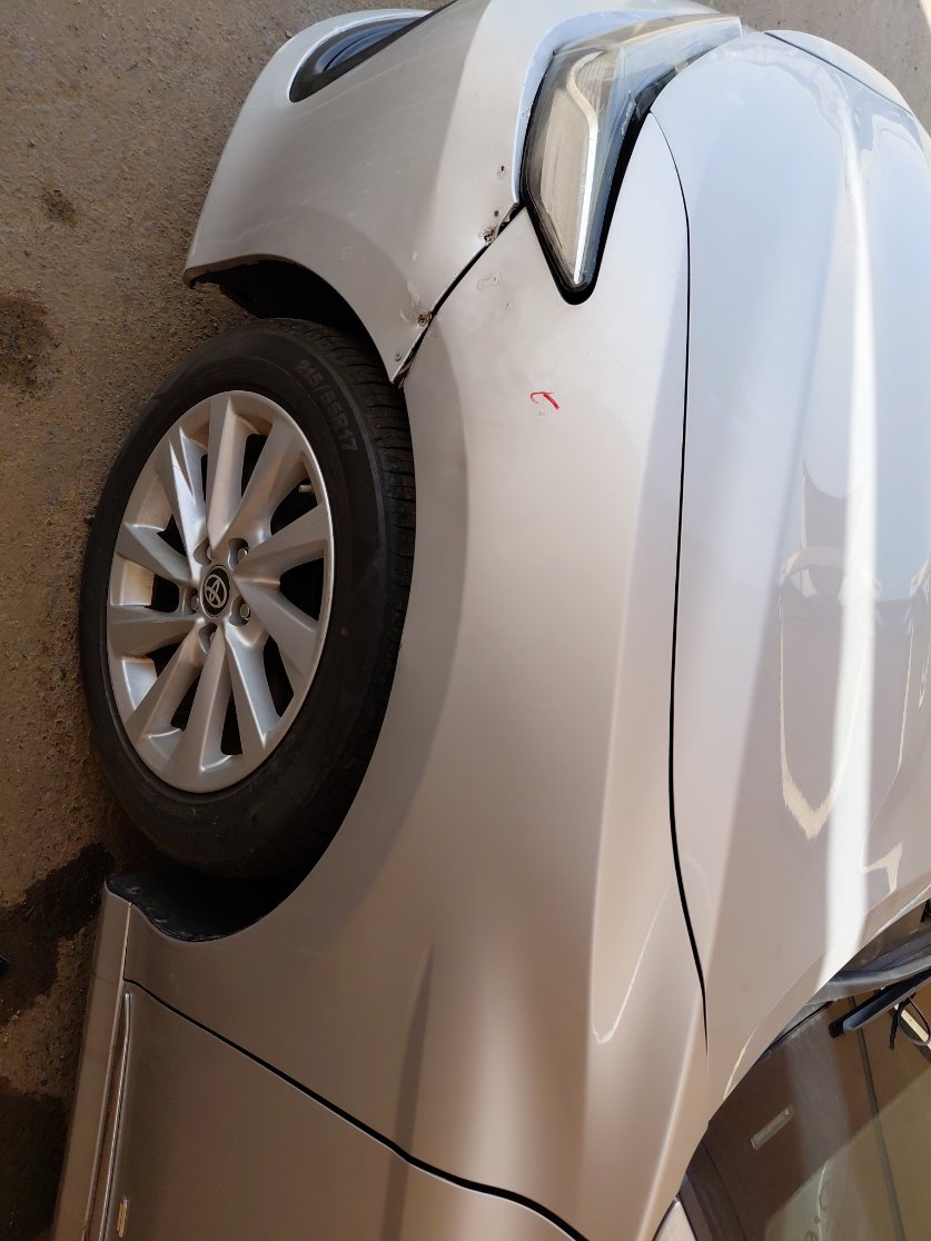 Toyota Camry GLE 2023 image