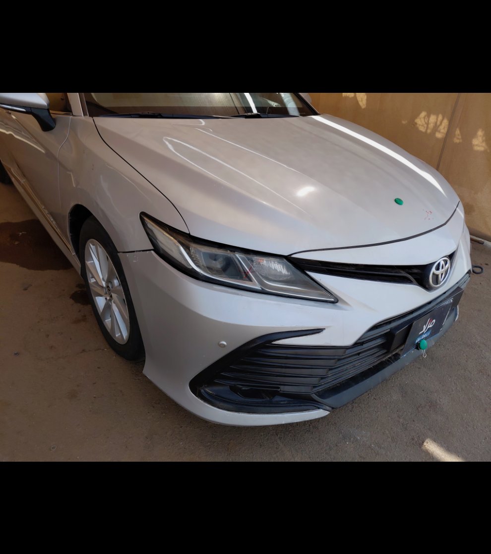 Toyota Camry GLE 2023 image