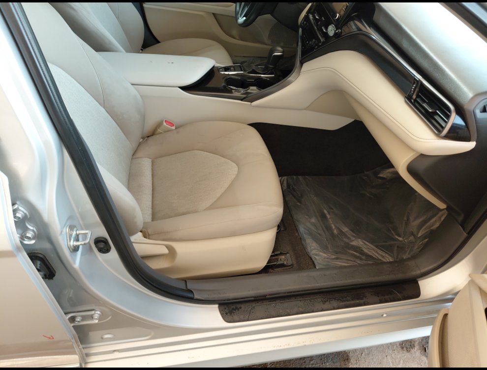 Toyota Camry GLE 2023 image