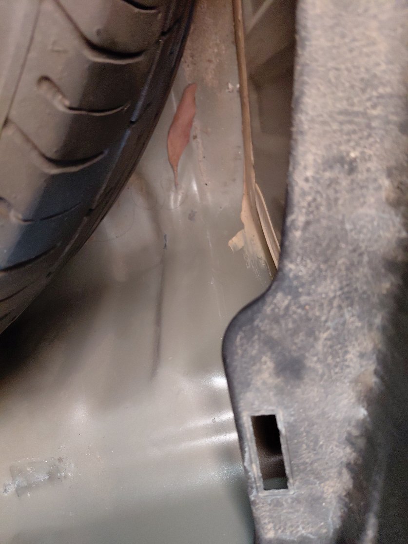 Toyota Camry GLE 2023 image